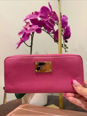Michael Kors Pink Leather Zip-Around Wallet MK designer clutch rare gold